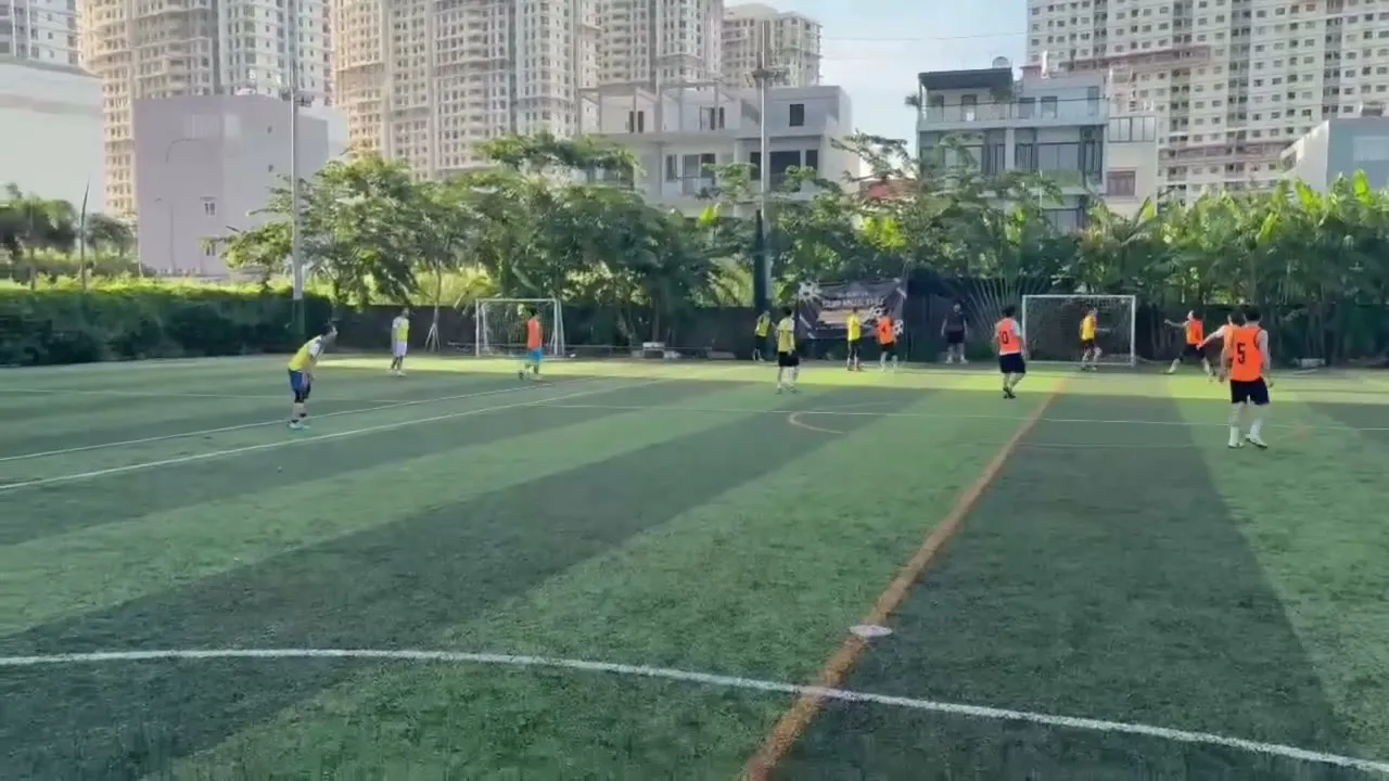 Bàn thắng mở tỷ số của Diego trong trận Fa Zoi phang Fa Moi
